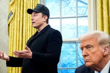 Elon Muskwith president trump_png