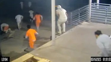 Jail Worker Arrested After 10 Inmates Escape from New Orleans Facility Using Hole Behind Toilet 14 no prison escape