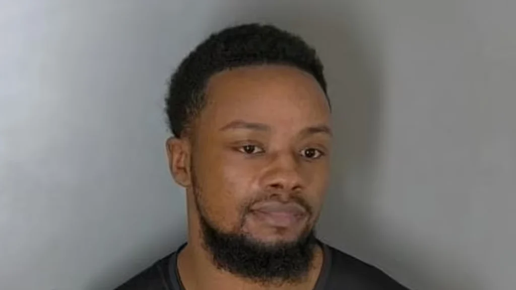 Ashley Elkins Disappeared After a Visit to Her Ex — Police Say He Killed Her 3 Deandre Booker