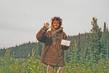 The last photo of Chris McCandless, holding a note that says: “I have had a happy life and thank the Lord. Goodbye and may God bless all!”