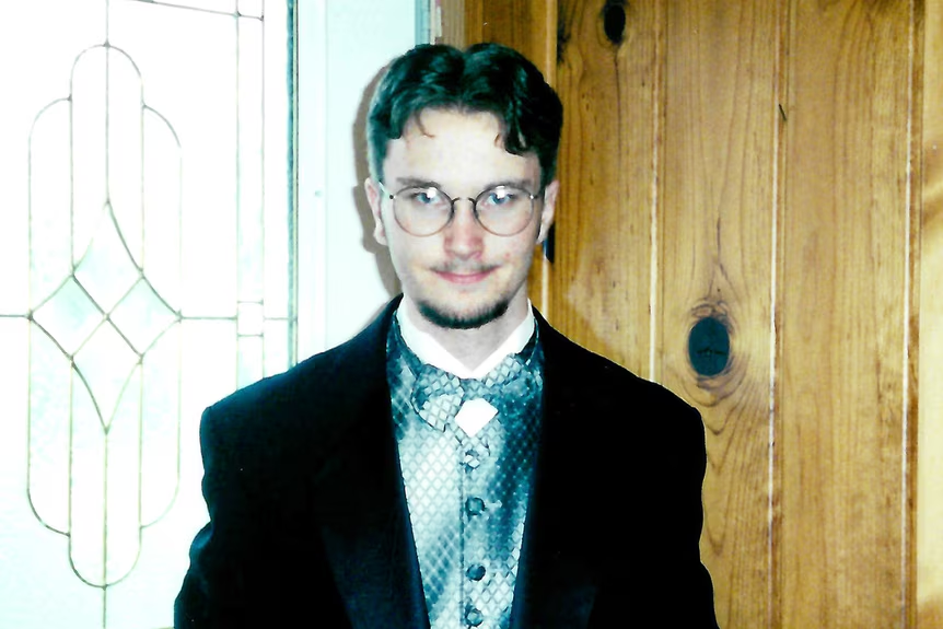 Dustin Wehde, 20, was shot nine times in the Roberts family home in Early, Iowa on December 13, 2001. Photo: Oxygen.